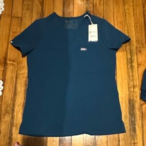 Figs XS DEEP REEF Catarina scrub top